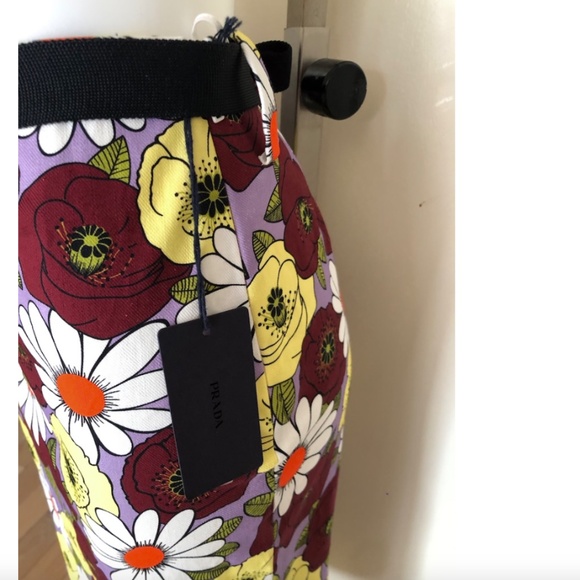 PRADA Floral Print Knee-Length Skirt - Picture 14 of 16